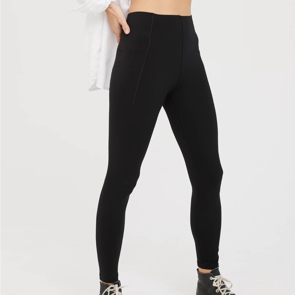 Offline by AERIE Black 7/8 Leggings with pockets size large